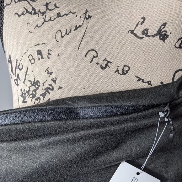 NEW Beyond Yoga Hidden Pocket Infinity Scarf Black Lightweight - Picture 7 of 8